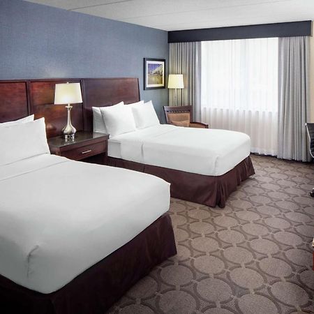 Wyndham Independence Hotel Bagian luar foto