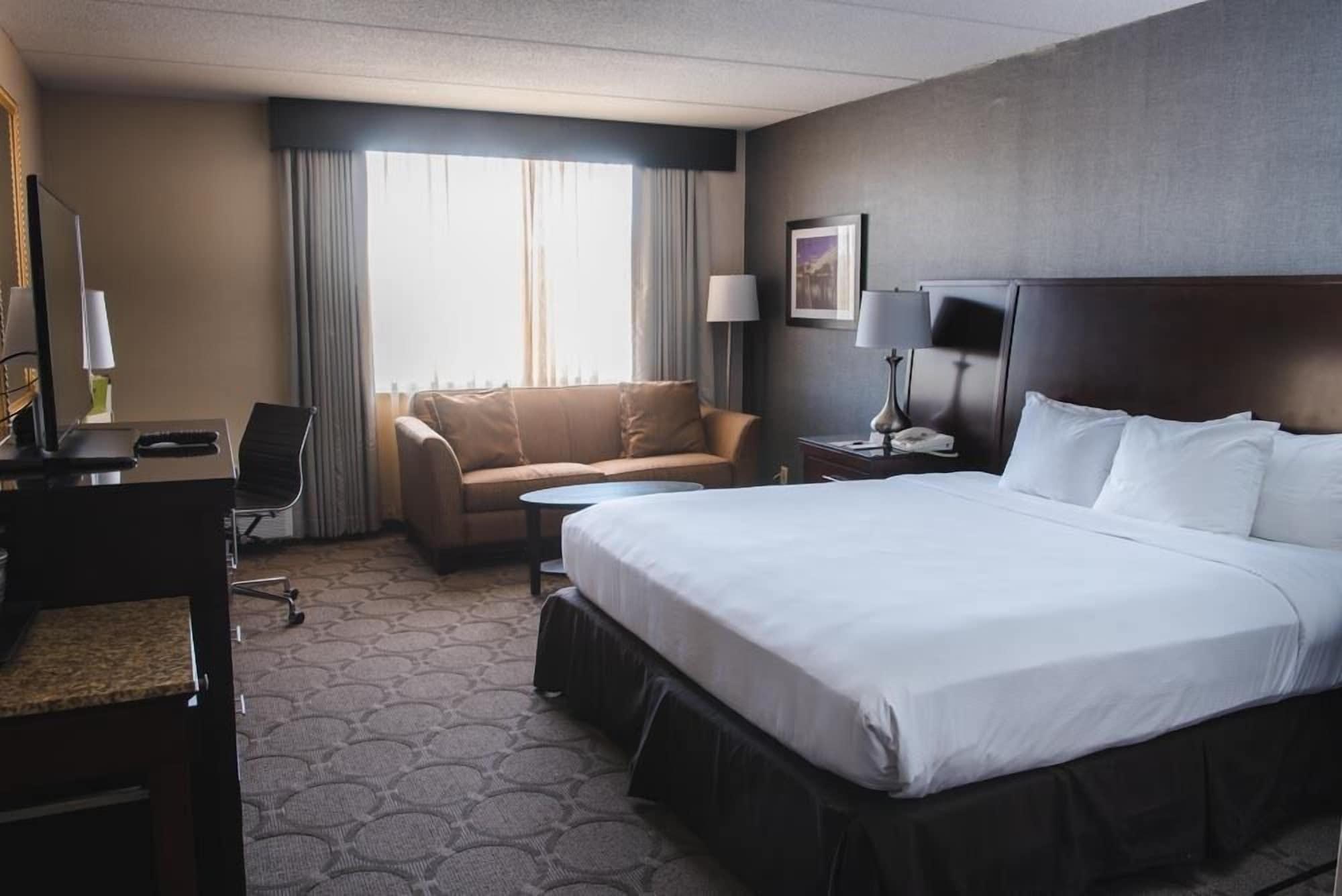Wyndham Independence Hotel Bagian luar foto