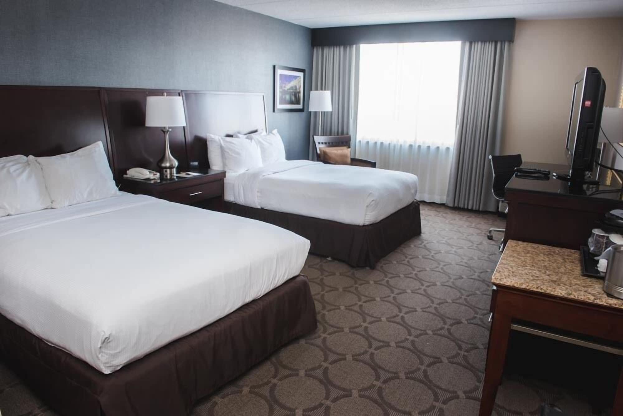 Wyndham Independence Hotel Bagian luar foto