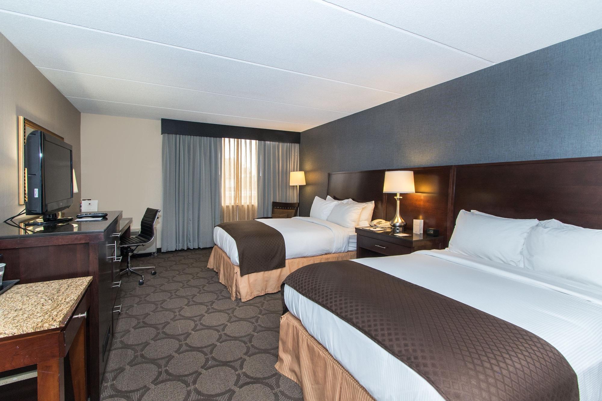 Wyndham Independence Hotel Bagian luar foto