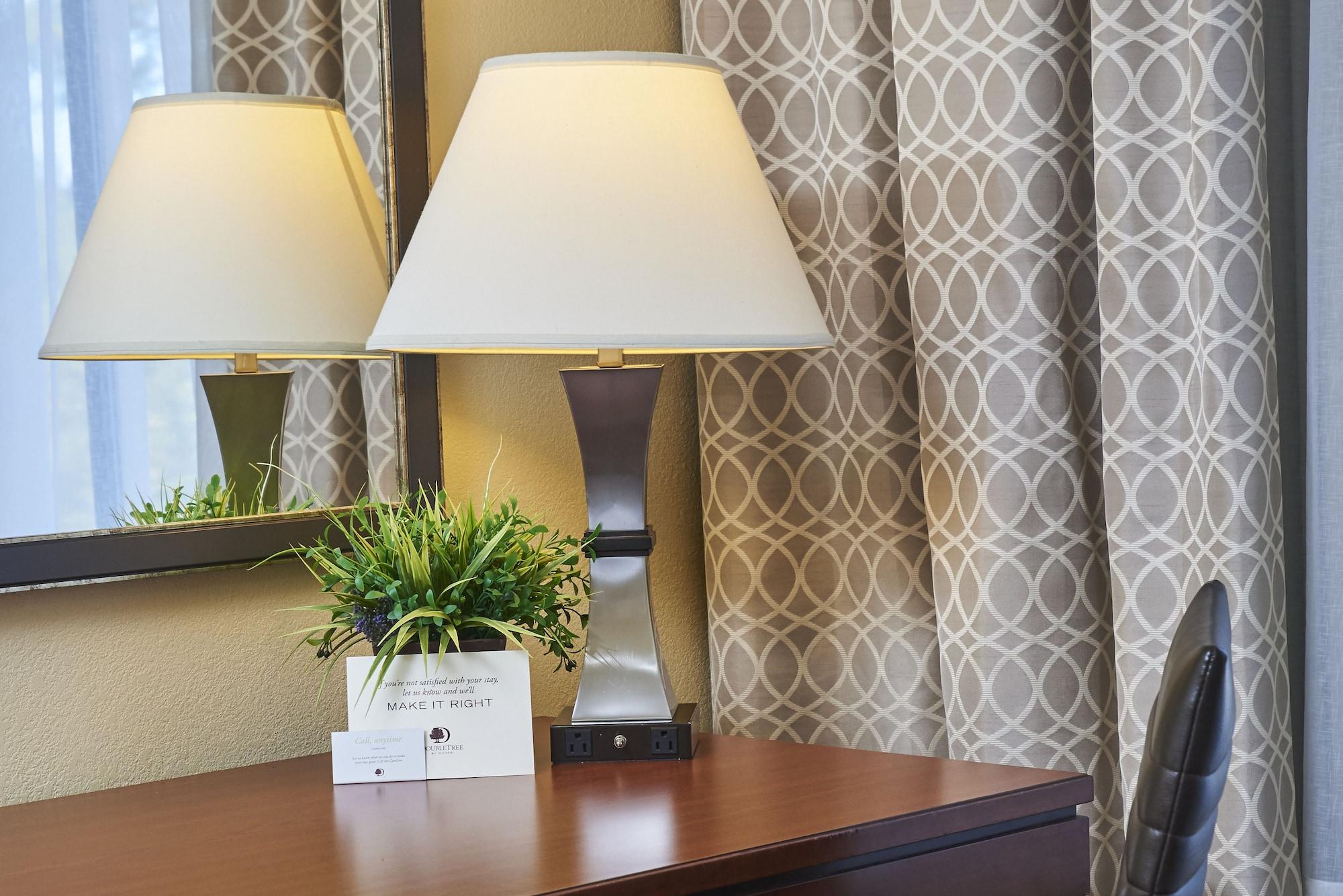 Wyndham Independence Hotel Bagian luar foto