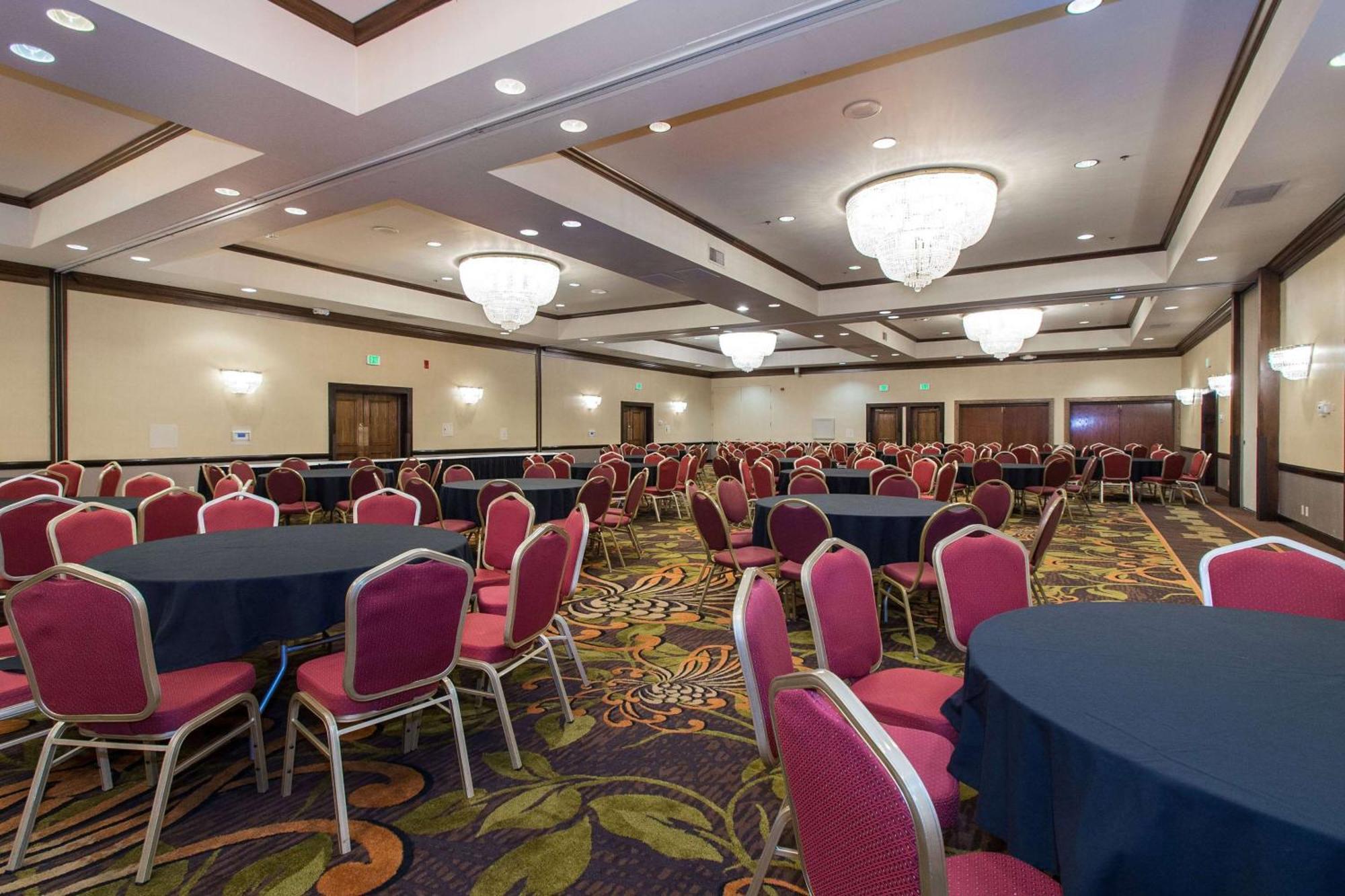 Wyndham Independence Hotel Bagian luar foto