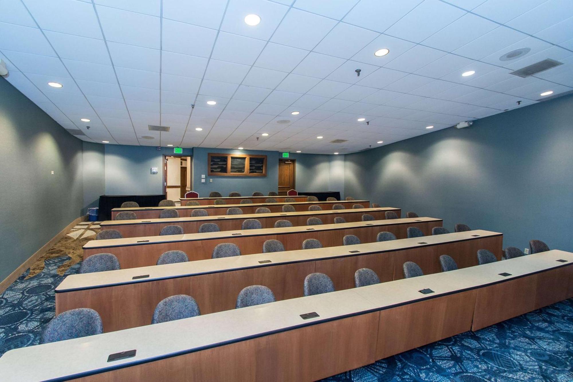 Wyndham Independence Hotel Bagian luar foto