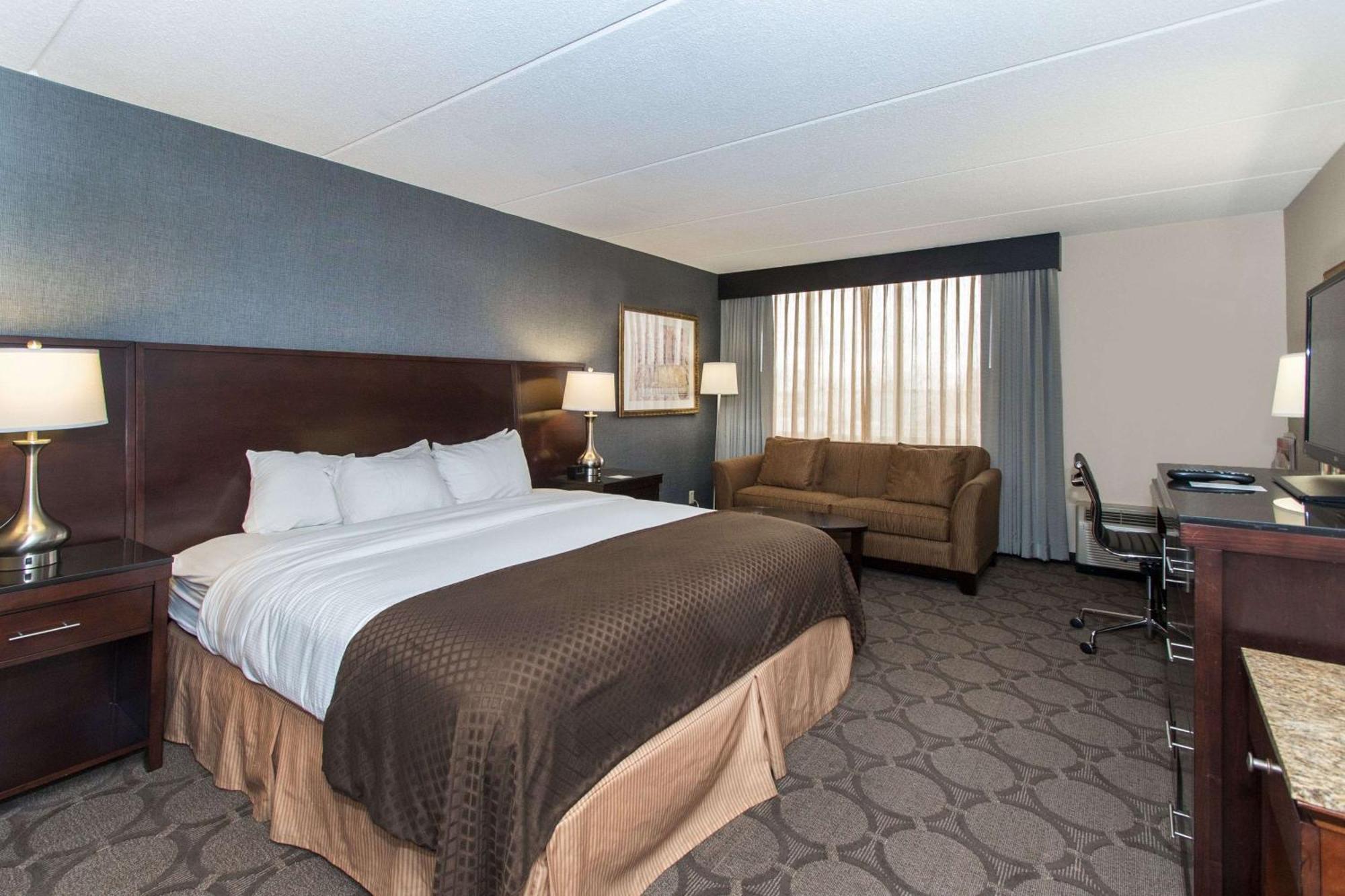 Wyndham Independence Hotel Bagian luar foto