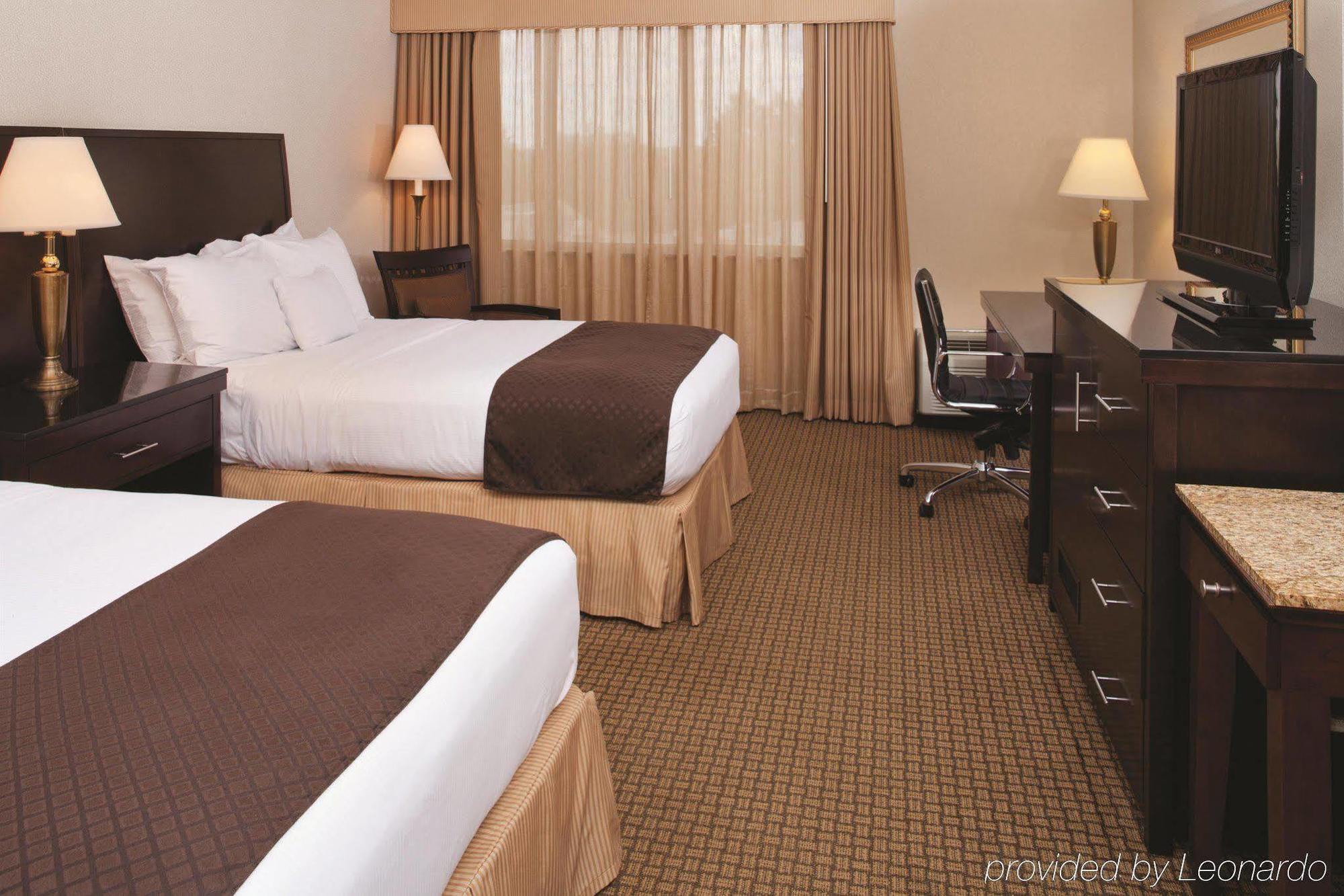Wyndham Independence Hotel Ruang foto