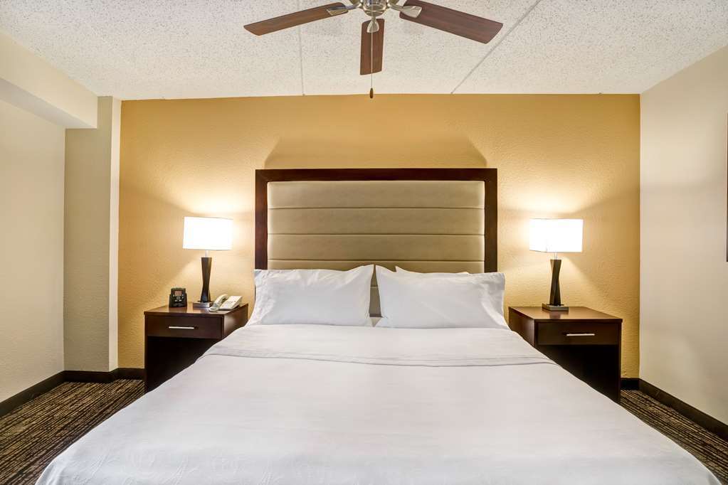 Wyndham Independence Hotel Bagian luar foto